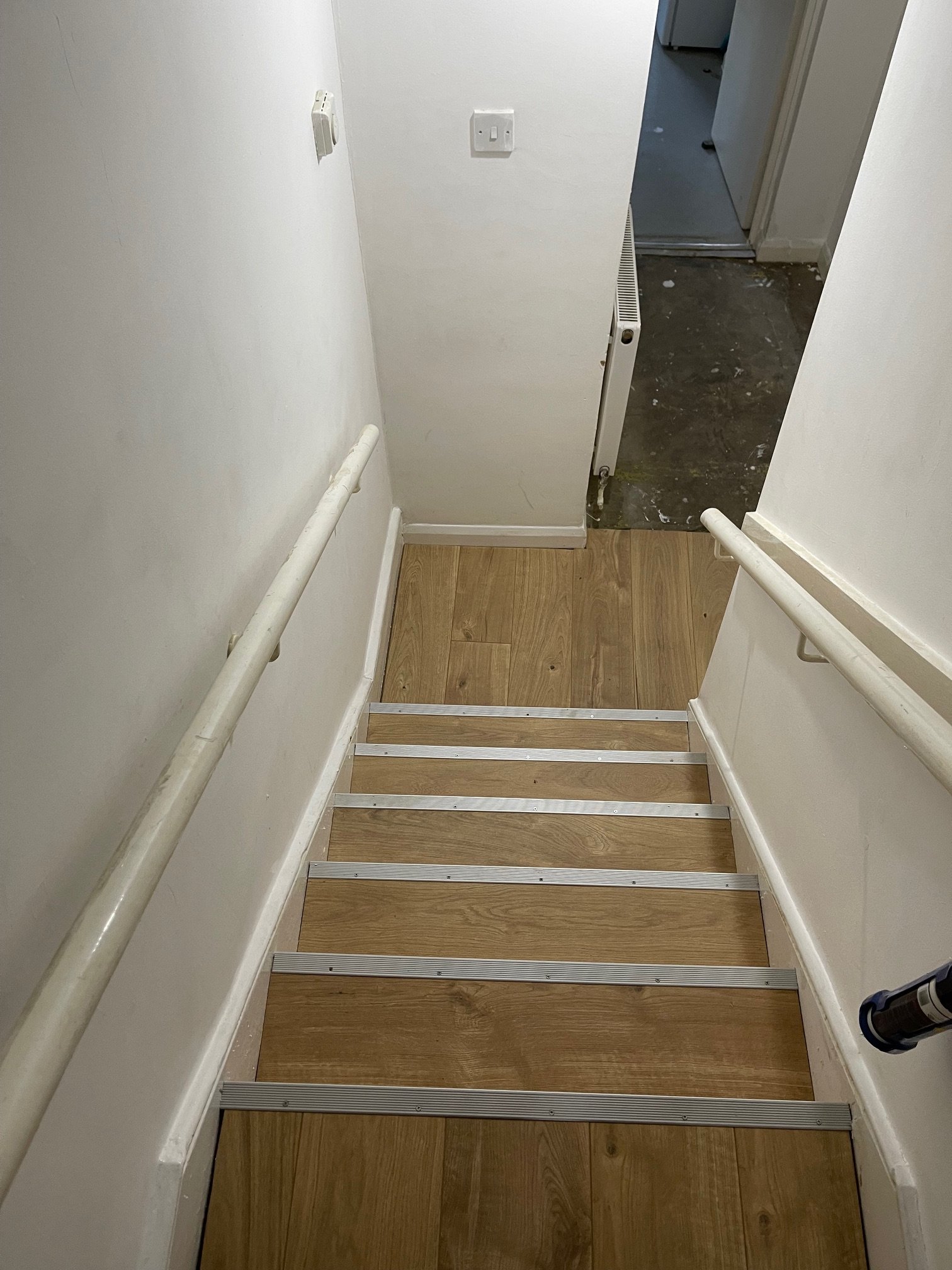 One-Bedroom Flat with Staircase - Image 6